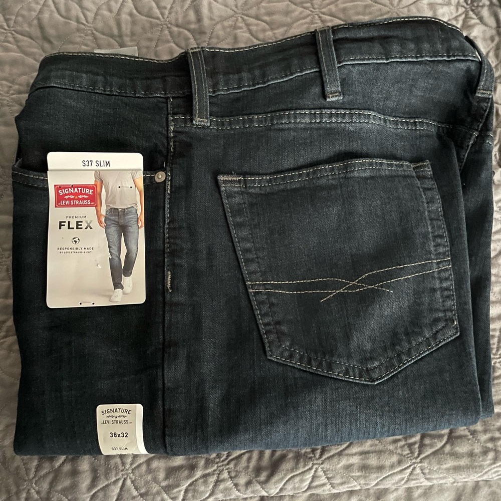 Men’s SIGNATURE LEVI STRAUSS jeans